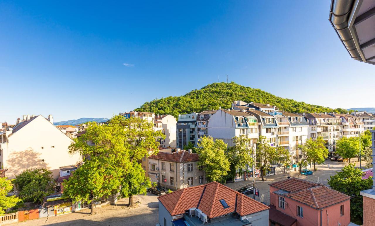 Nice 1Bd Apartment Next To Medical University Plovdiv Bagian luar foto